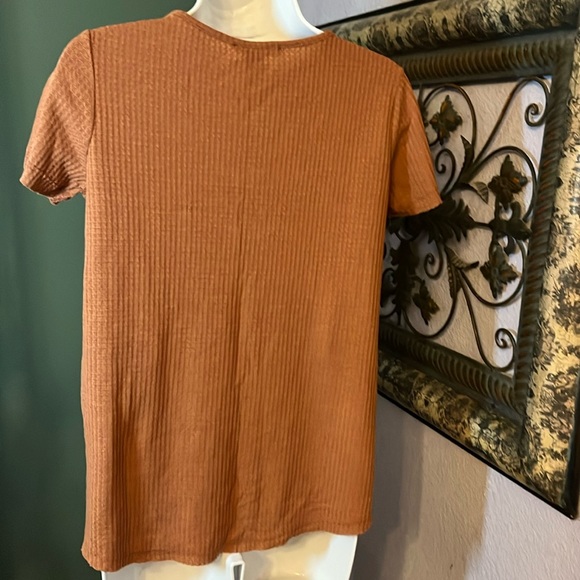 Forever 21 copper color waffle material V-Neck top Sz S - Picture 6 of 9